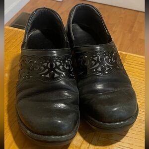 Ariat Black Leather Clogs women's size 6.5